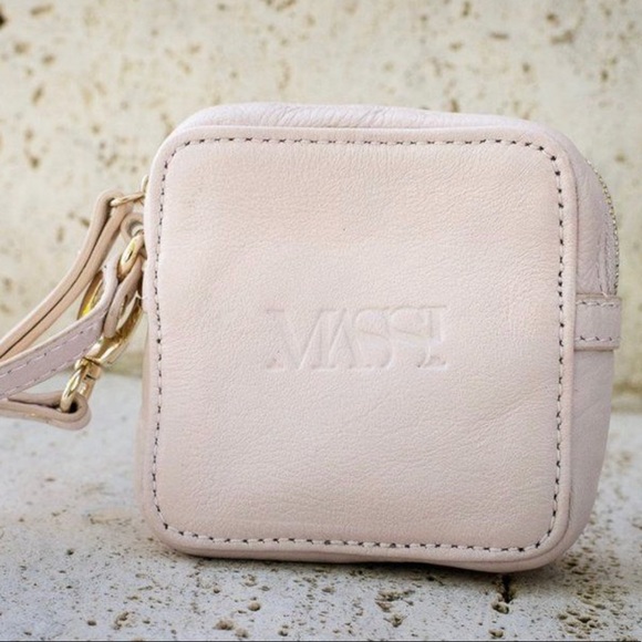 NWT MASSI Leather Change Purse Coin Wristlet White Pouch Keyring - Picture 1 of 10
